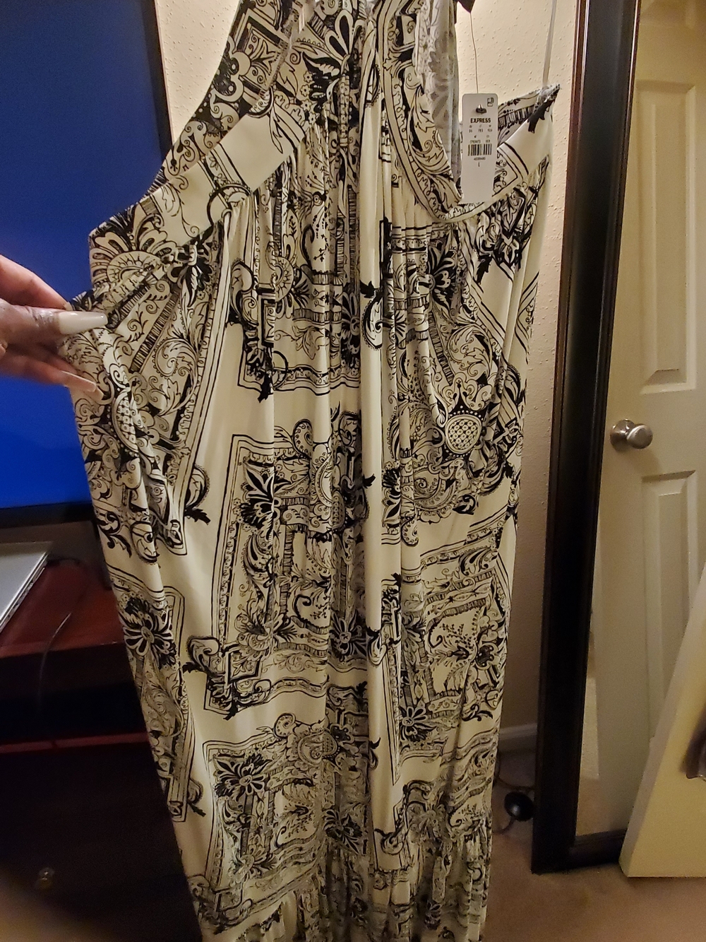 Express Cream Maxi Dress with Black Baroque Print